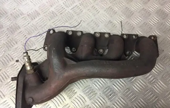 Audi A4 S4 B5 8D Exhaust manifold 058253033A