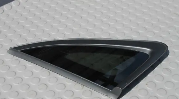 Hyundai Kona I Rear side window 0006C018E8 0006F01828