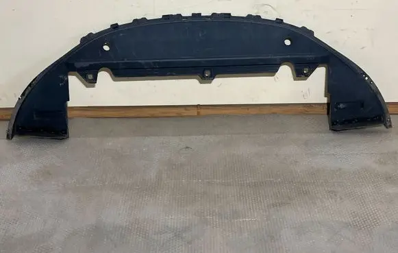 Volvo V70 Front bumper skid plate/under tray 30655172