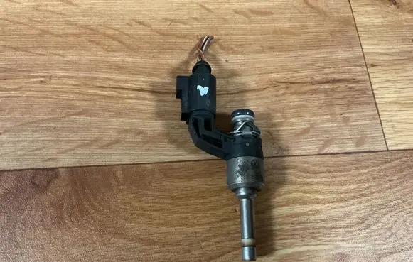 Fuel injector