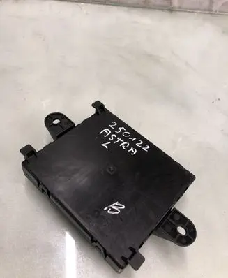 Opel Astra L Central body control module 9850288680