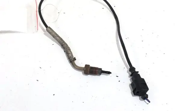 Volkswagen Golf VII Exhaust gas temperature sensor 04L906088AR