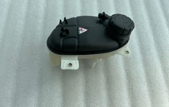 Mercedes-Benz V Class W447 Coolant expansion tank/reservoir A4475000049