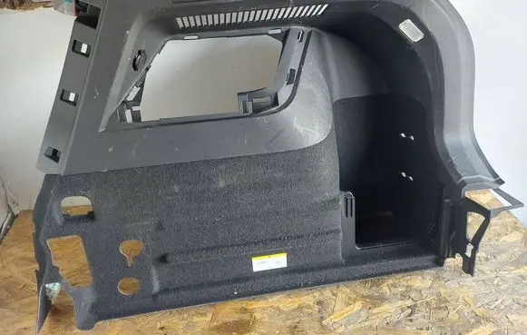 Volkswagen Tiguan Tailgate/trunk side cover trim 571867428