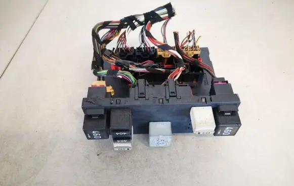 Volkswagen Golf V Fuse box set 3c0937049e