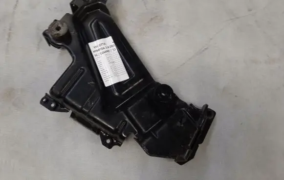 Volkswagen Jetta VI Hybrid/electric vehicle battery bracket 5C0972597A