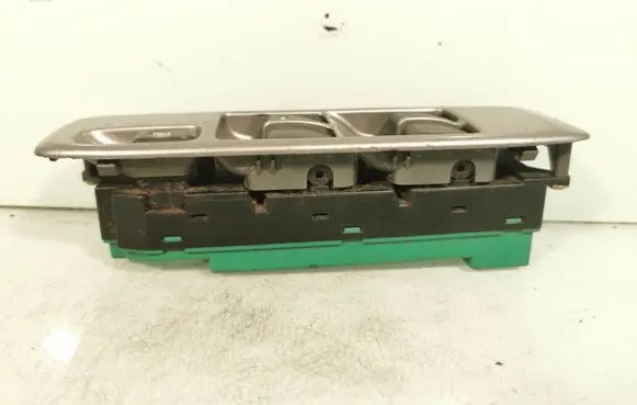 Mitsubishi Pajero Electric window control switch MR587930
