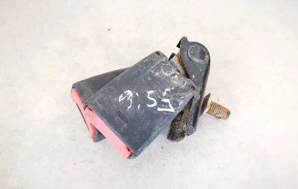 Ford Fiesta Middle seatbelt buckle (rear) 8v51a613k21ac
