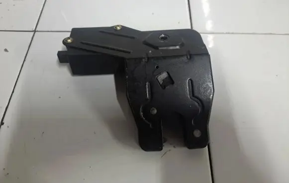 BMW 7 E65 E66 Tailgate/trunk/boot lock/catch/latch 7014870