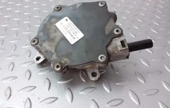 Mercedes-Benz C W204 Vacuum pump A2722300465 2722300465
