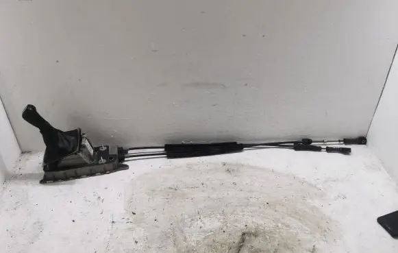 Skoda Octavia Mk2 (1Z) Gear selector 5K0711049C