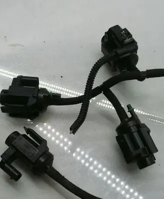 BMW 5 F10 F11 Vacuum valve 8570591