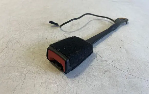 Audi TT TTS RS Mk3 8S Front seatbelt buckle 8S8857755C