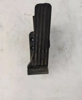 Mercedes-Benz C W204 Accelerator throttle pedal A2043000004