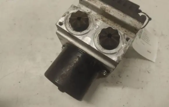 Volkswagen PASSAT B6 ABS Pump Y40946675 FQ70080935DEC 3C0614109