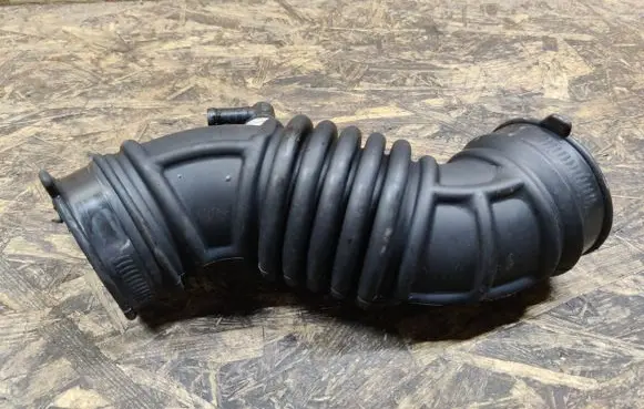 Nissan Tiida C11 Air intake hose/pipe
