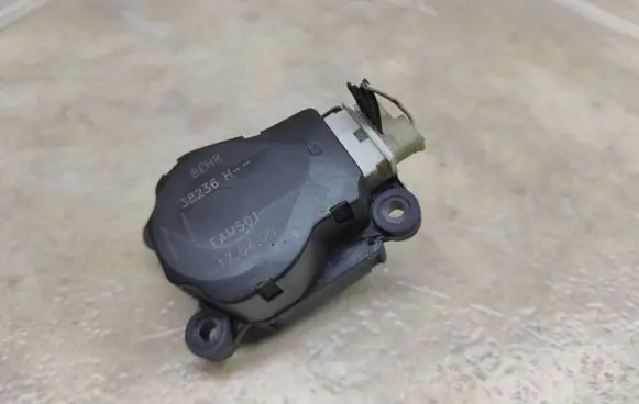 Peugeot 206 Air flap motor/actuator 38236
