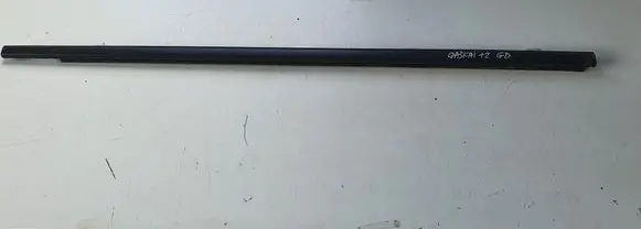 Nissan Qashqai+2 Rubber seal rear door window/glass 