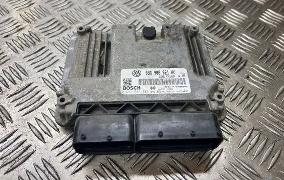 Volkswagen Touran I Engine control unit/module 03G906021HK