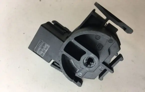 Opel Zafira A Ignition lock contact 90589314