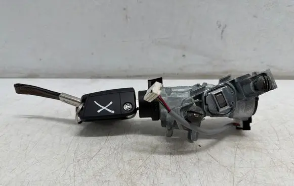 Volkswagen Golf VII Ignition lock 5Q0905865