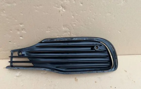 Front bumper lower grill