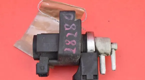 Renault Megane II Vacuum valve 8200270151