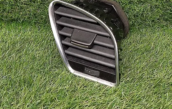 Audi A4 S4 B8 8K Dashboard side air vent grill/cover trim 8T1820902C