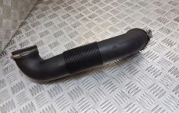 Opel Vectra C Air intake hose/pipe 9231937