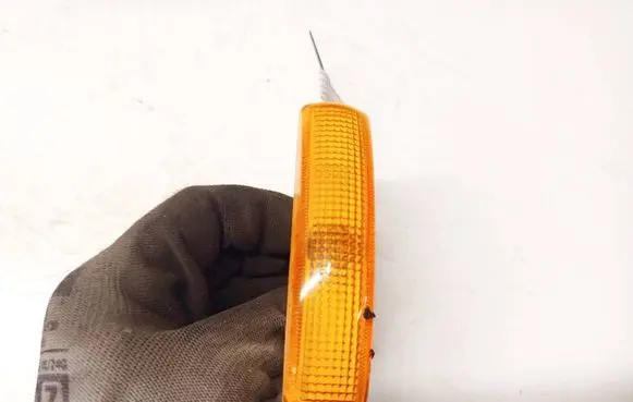 Land Rover Discovery 3 - LR3 Front fender indicator light E11253
