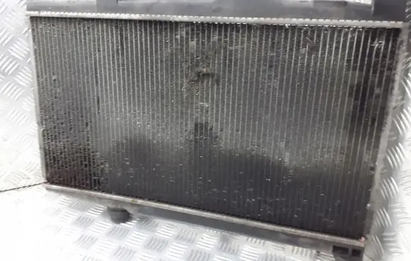 Toyota Yaris Radiator set 422132-9430