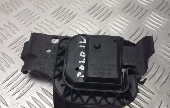 Volkswagen Polo IV 9N3 A/C air flow flap actuator/motor 309368201