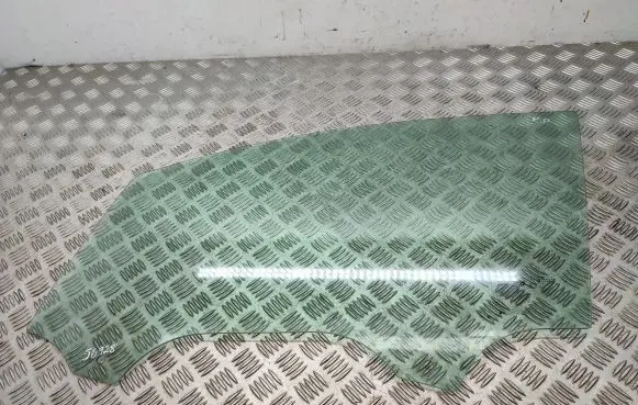 Ford B-MAX Front door window glass four-door