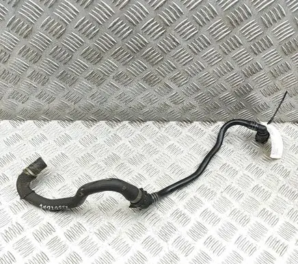 Volvo V60 Engine coolant pipe/hose 32252517