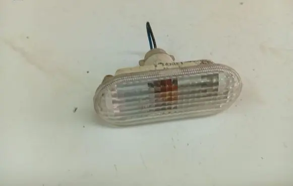 Ford Focus Front fender indicator light 4M5A13K309AA