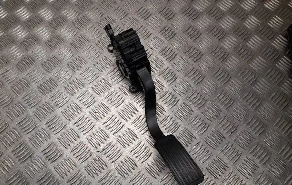 Tesla Model Y Accelerator throttle pedal D2320000416