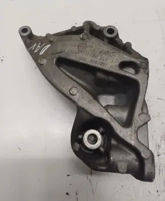 Volkswagen Crafter Engine mounting bracket 04L199207G