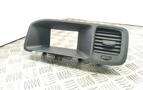 Volvo S60 Radio/GPS head unit trim 73500002 0095 073017