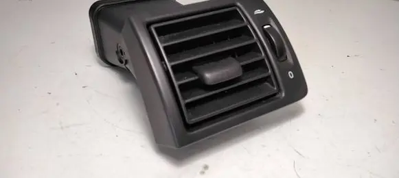 Volvo V50 Dashboard side air vent grill/cover trim 30715098 Y01103 131106B2
