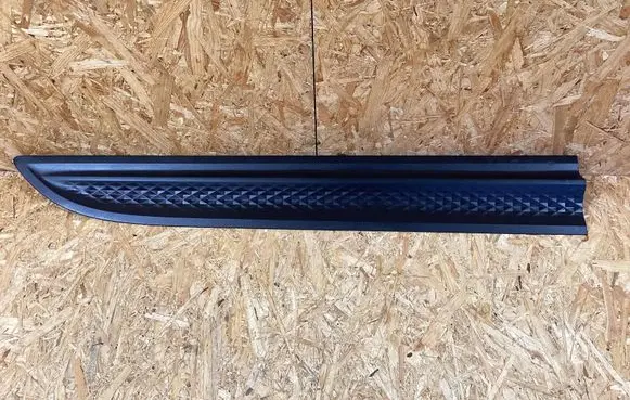 Porsche Macan (95B) Trim molding 95b898490l 95b8378901r