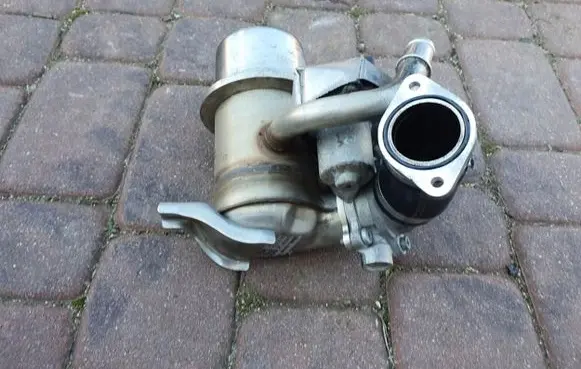 Volkswagen Jetta VI EGR valve cooler 04L131512G