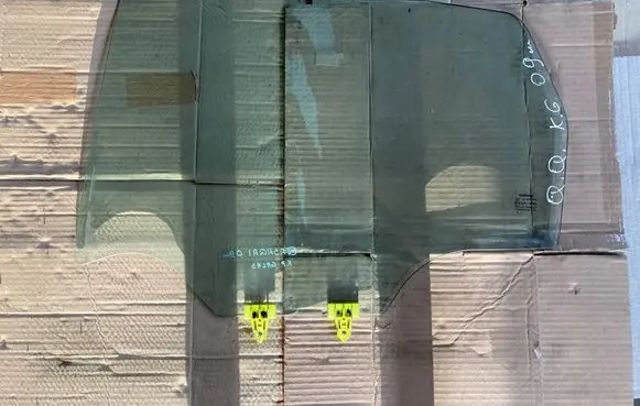 Nissan Qashqai Rear door window glass 43R00048 DOT24M188AS2