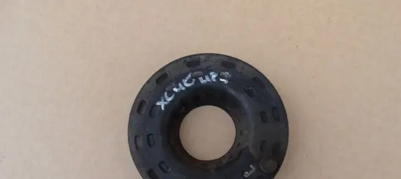 Volvo XC40 Rear coil spring rubber mount 31451676