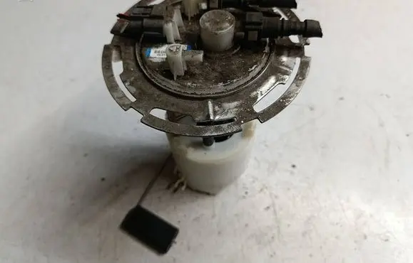 Nissan Note (E12) In-tank fuel pump HC306A252
