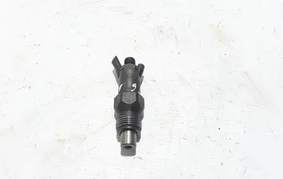 Volvo S40, V40 Fuel injector 8111326