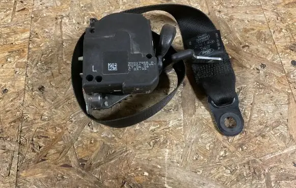 Ford Focus Front seatbelt 4M51A61295AL