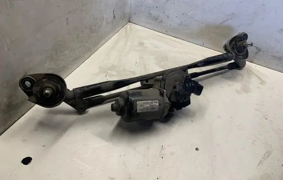 Front wiper linkage