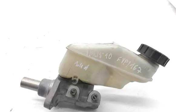 Master brake cylinder
