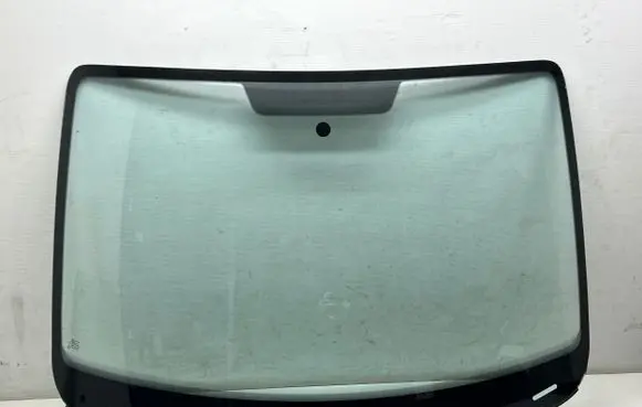 Volkswagen Caddy Front windscreen/windshield window 43R011566 DOT459AS1M848