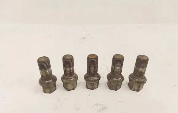 Volkswagen Caddy Nuts/bolts 